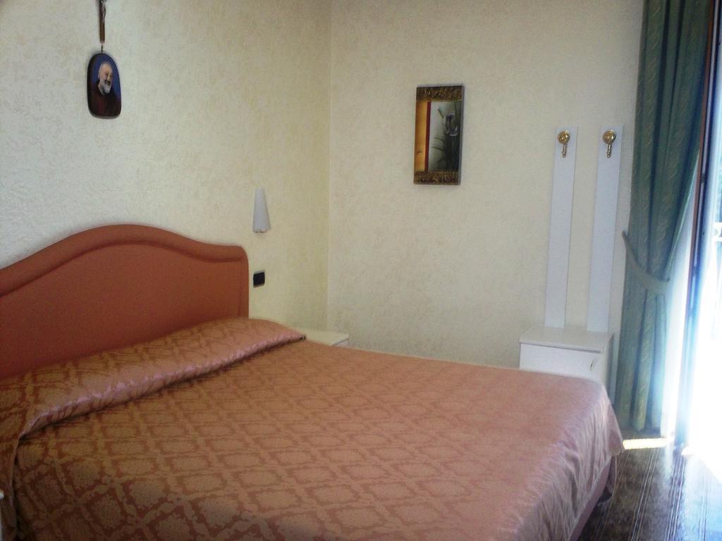 Hotel Gaggiano San Giovanni Rotondo Zimmer foto
