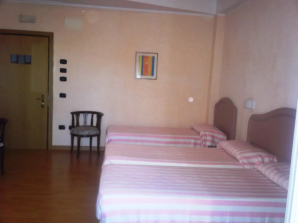 Hotel Gaggiano San Giovanni Rotondo Zimmer foto