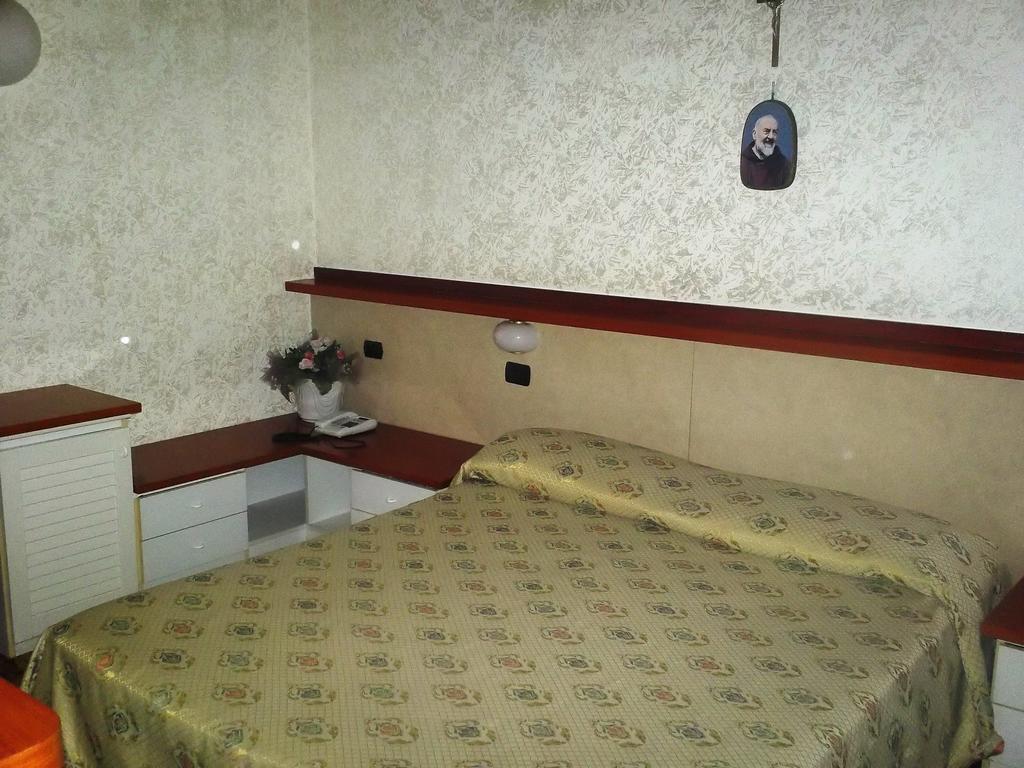 Hotel Gaggiano San Giovanni Rotondo Zimmer foto