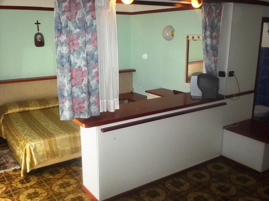 Hotel Gaggiano San Giovanni Rotondo Zimmer foto
