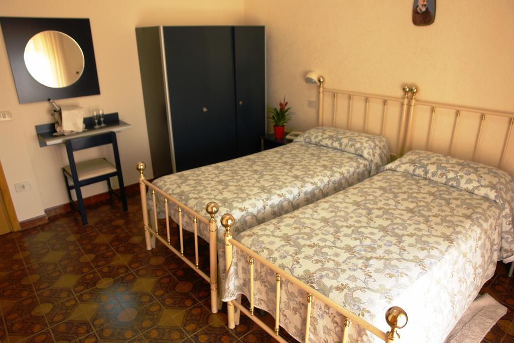 Hotel Gaggiano San Giovanni Rotondo Zimmer foto