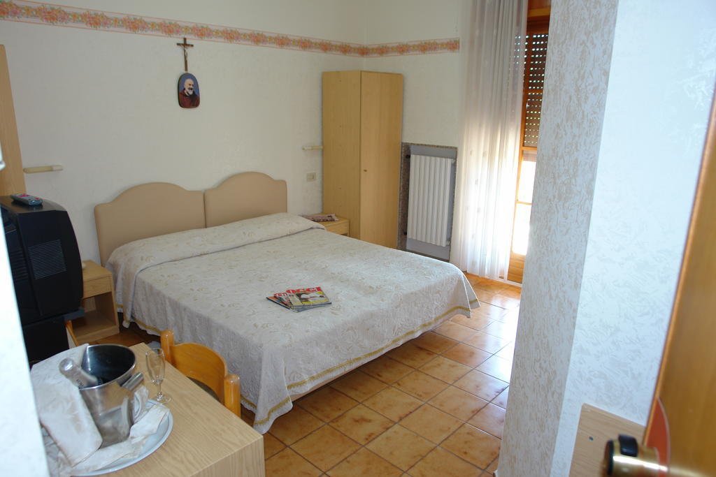 Hotel Gaggiano San Giovanni Rotondo Zimmer foto
