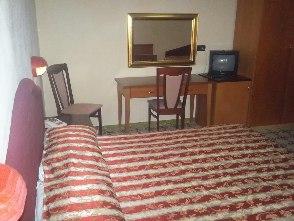 Hotel Gaggiano San Giovanni Rotondo Zimmer foto