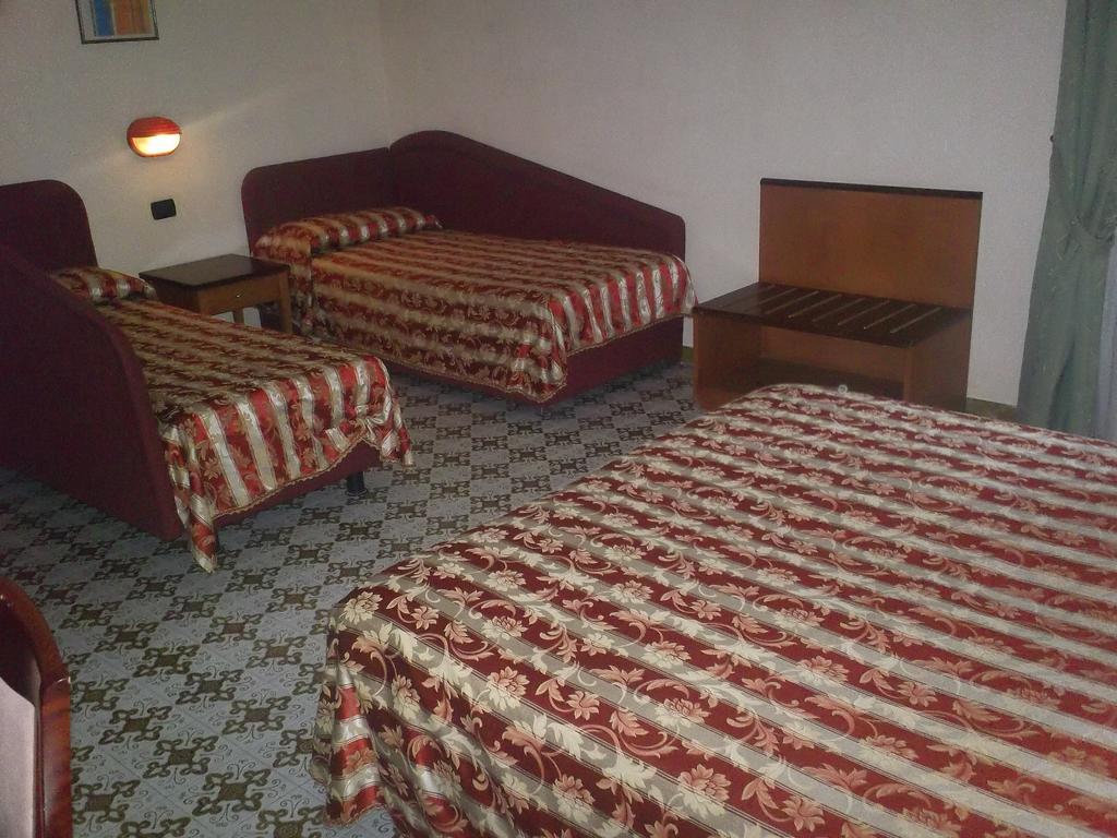 Hotel Gaggiano San Giovanni Rotondo Zimmer foto